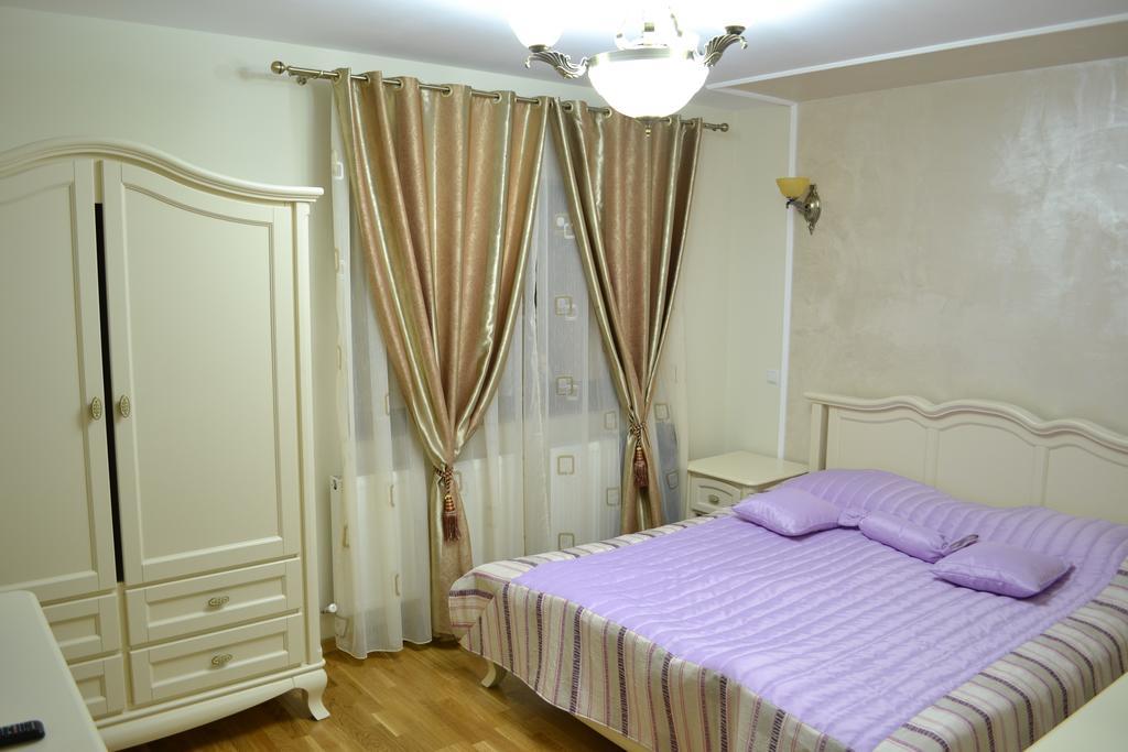 Pensiunea Codrii Mamului Lungesti (Valcea) Exterior foto